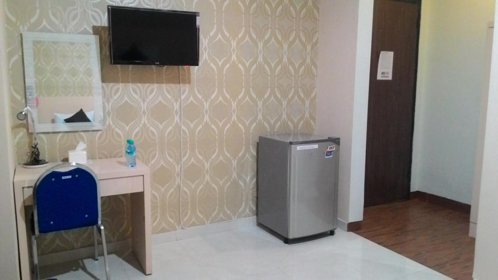 โรงแรมเอสดับบลิวเค 95 สุราบายา ภายนอก รูปภาพ
