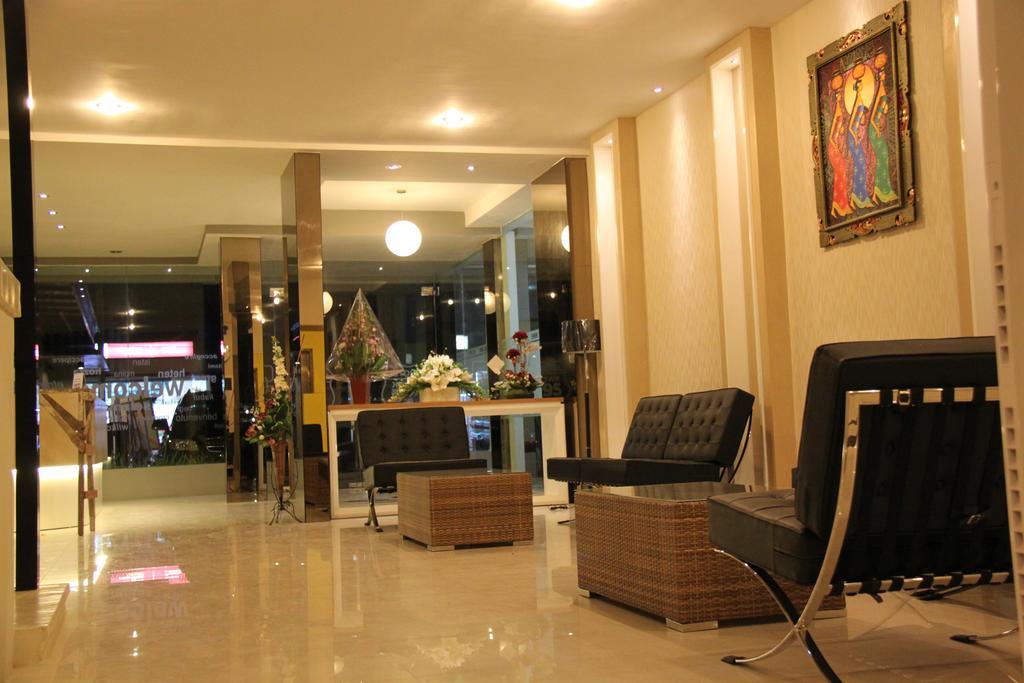 โรงแรมเอสดับบลิวเค 95 สุราบายา ภายนอก รูปภาพ